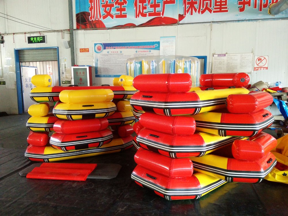 华南热作学院充气船